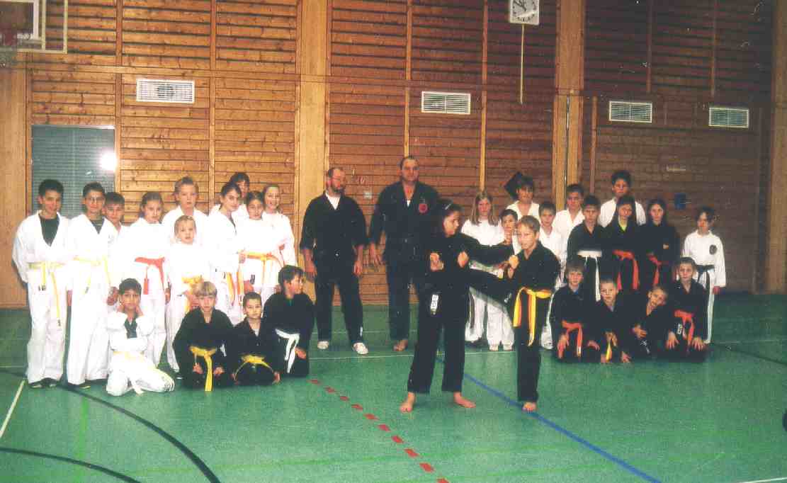 LG_Kinder_201199.JPG (50591 Byte)